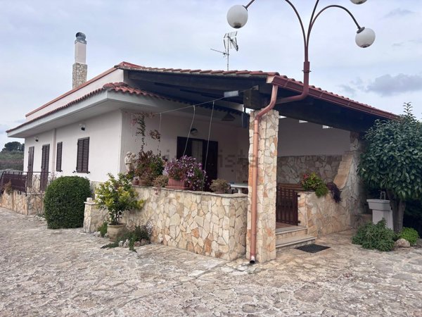 casa indipendente in vendita a Corato