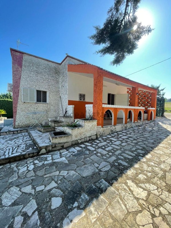 casa indipendente in vendita a Corato in zona Murgetta