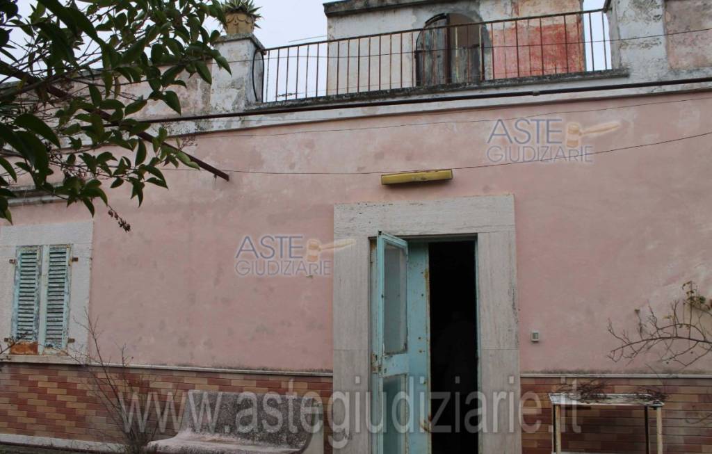 appartamento in vendita a Corato in zona Casa Messori