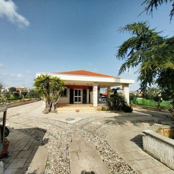 casa indipendente in vendita a Corato in zona Casa Messori