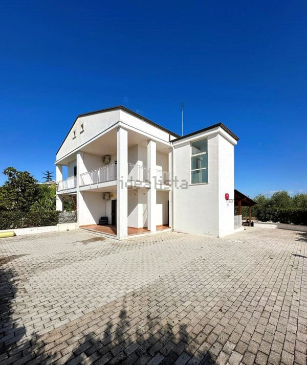 casa indipendente in vendita a Corato in zona Casa Messori