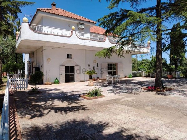 casa indipendente in vendita a Corato in zona Centro Storico