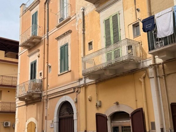 appartamento in vendita a Corato in zona Centro Storico