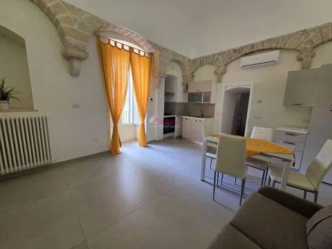 intera palazzina in vendita a Corato in zona Centro Storico