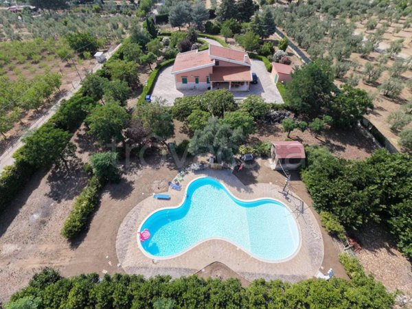 casa indipendente in vendita a Corato in zona Murgetta