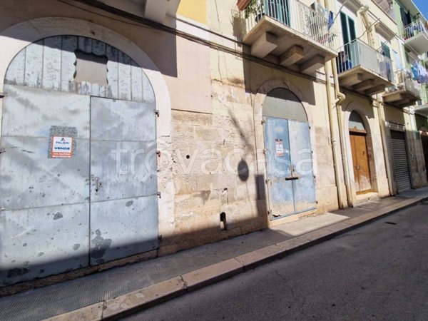 negozio in vendita a Corato in zona Centro Storico