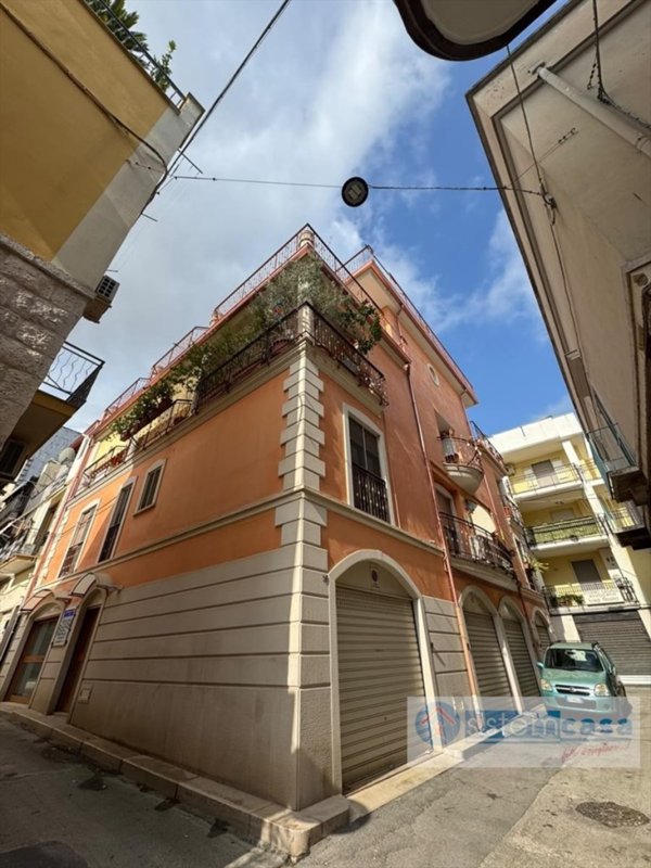 appartamento in vendita a Corato in zona Centro Storico