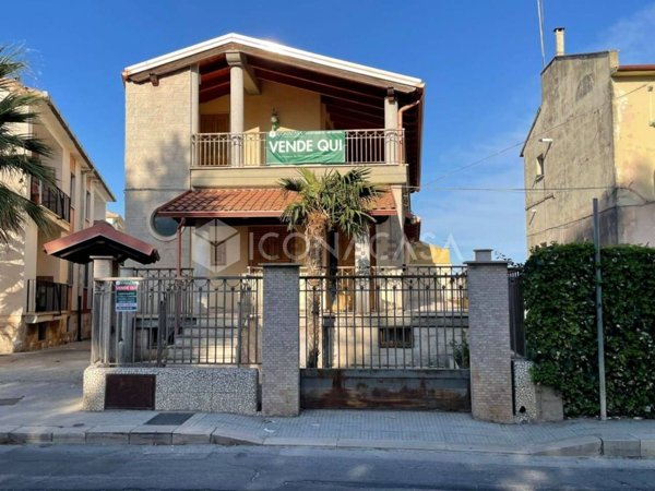 casa indipendente in vendita a Corato