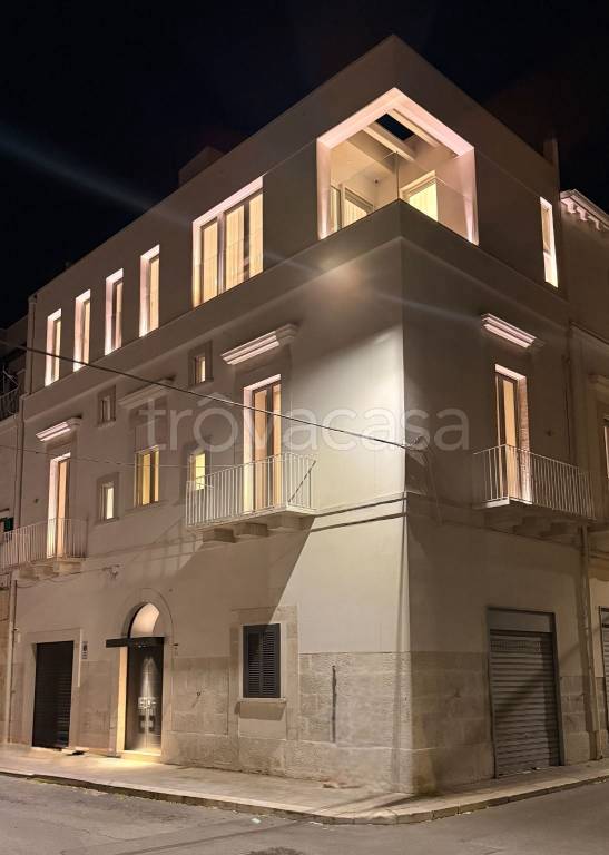 casa indipendente in vendita a Corato in zona Centro Storico