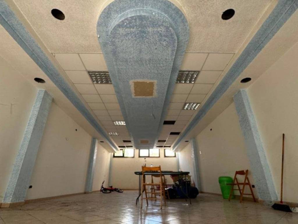 negozio in vendita a Gioia del Colle