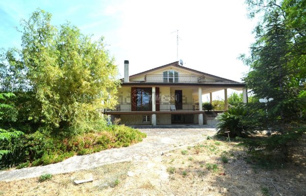 casa indipendente in vendita a Gioia del Colle