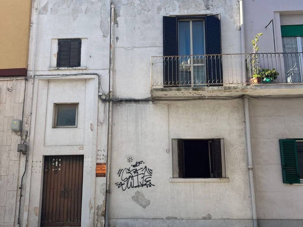 intera palazzina in vendita a Gioia del Colle