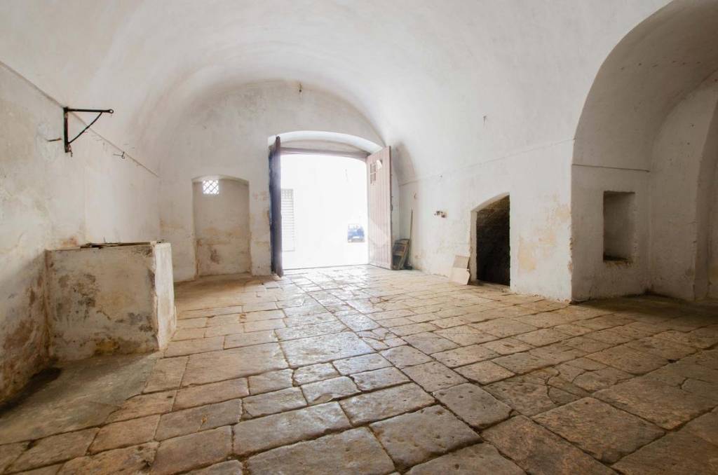 locale commerciale in vendita a Gioia del Colle