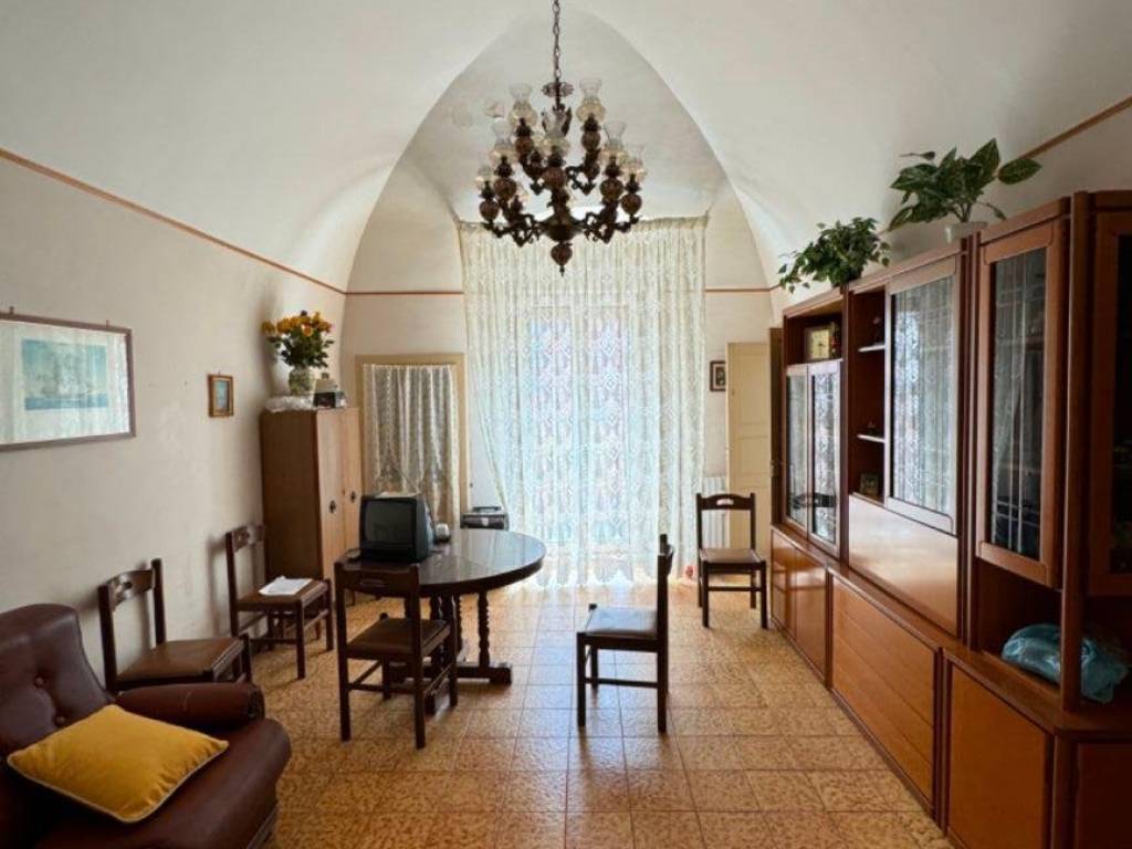casa indipendente in vendita a Gioia del Colle
