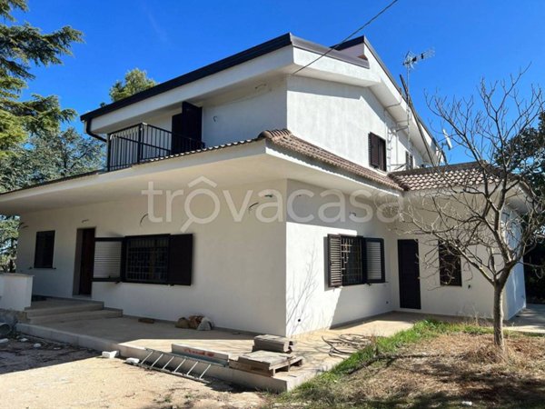 casa indipendente in vendita a Gioia del Colle