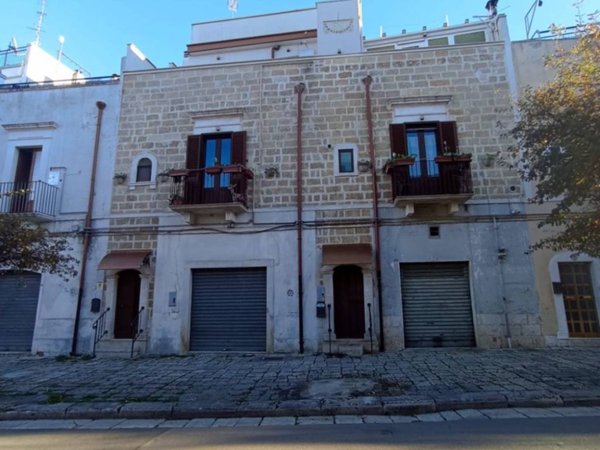 casa indipendente in vendita a Gioia del Colle