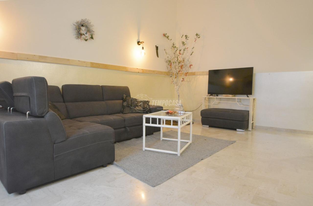 casa indipendente in vendita a Gioia del Colle