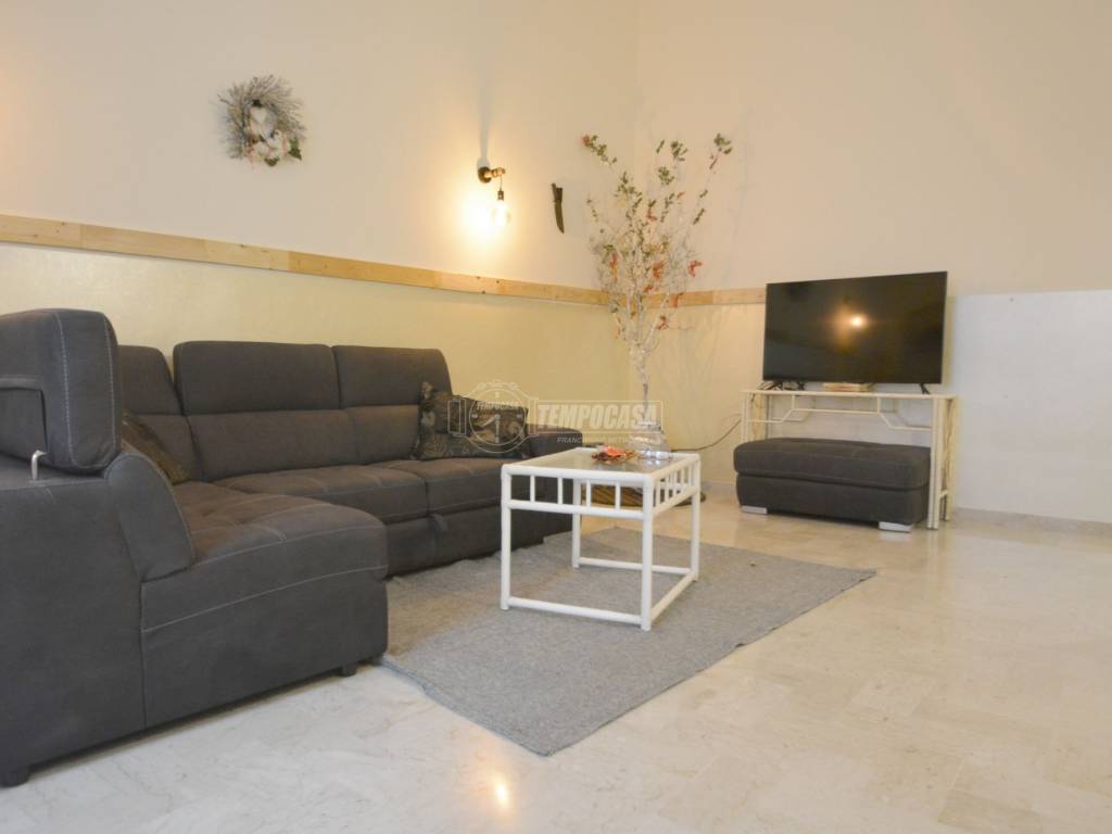 casa indipendente in vendita a Gioia del Colle