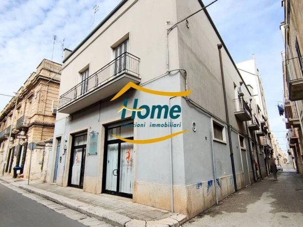 intera palazzina in vendita a Gioia del Colle