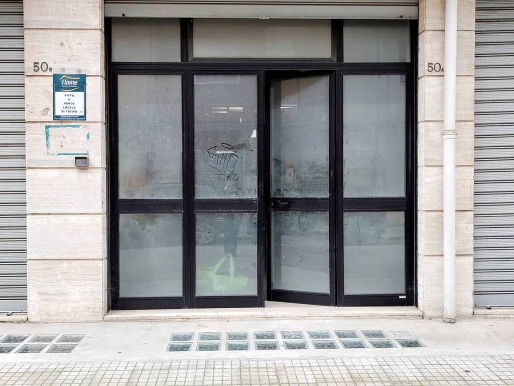 negozio in vendita a Gioia del Colle