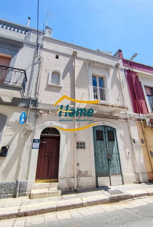 casa indipendente in vendita a Gioia del Colle