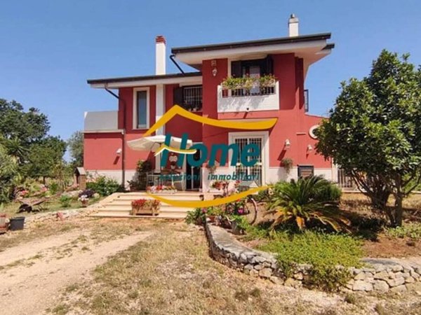 casa indipendente in vendita a Gioia del Colle