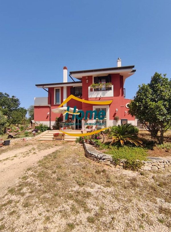 casa indipendente in vendita a Gioia del Colle