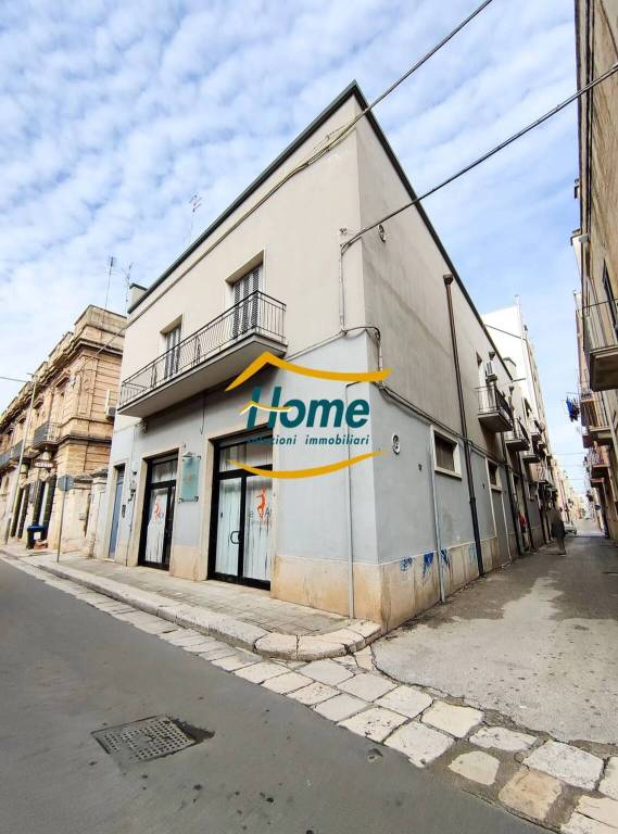 locale commerciale in vendita a Gioia del Colle