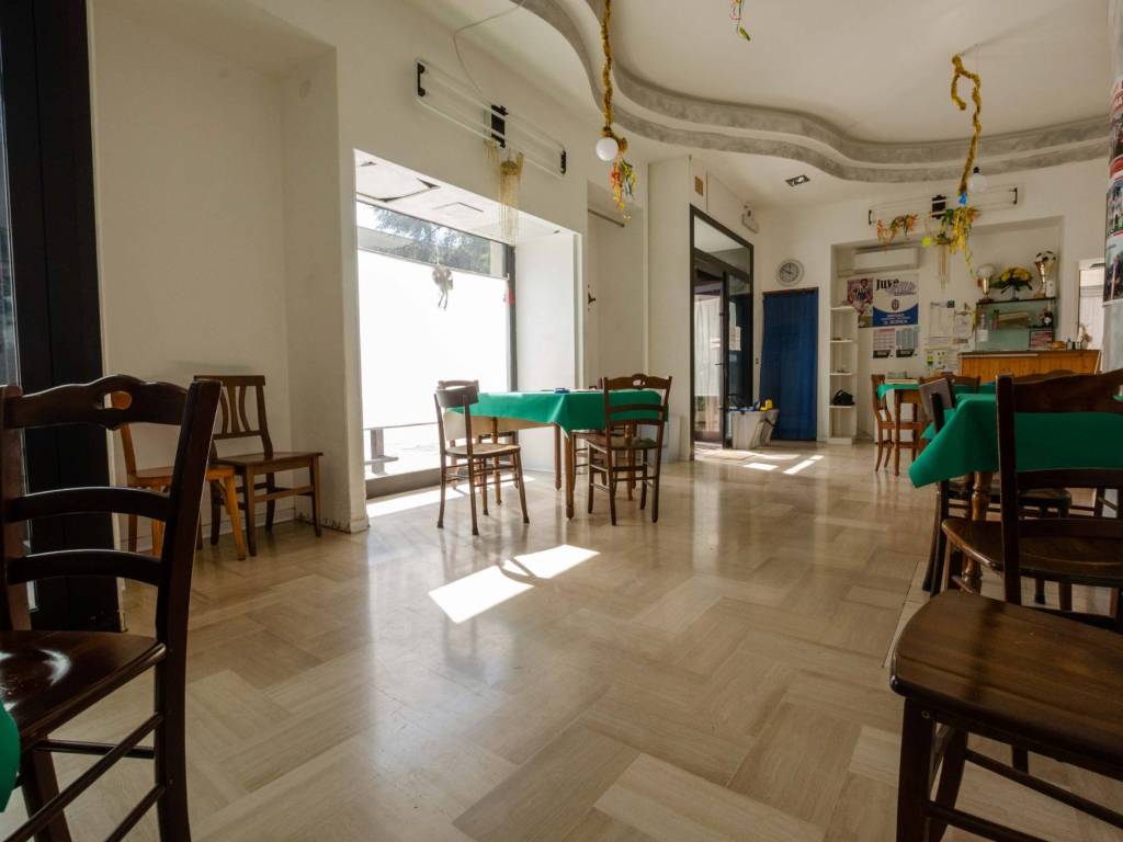 negozio in vendita a Gioia del Colle
