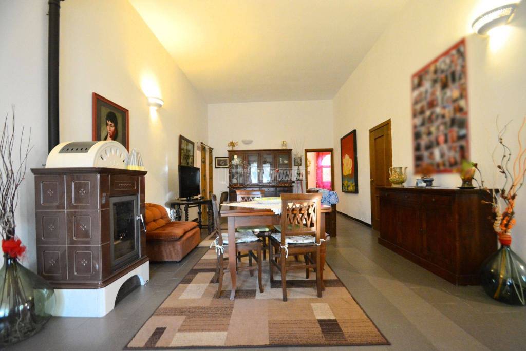 casa indipendente in vendita a Gioia del Colle