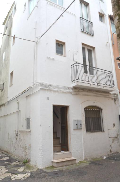 casa indipendente in vendita a Gioia del Colle