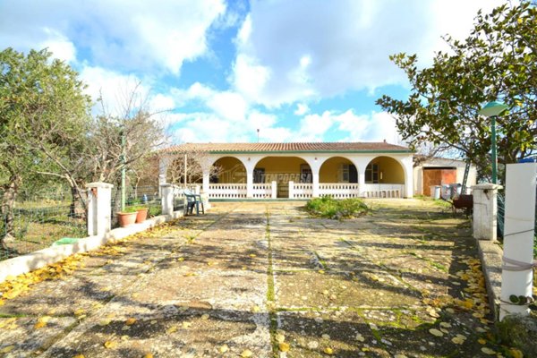 casa indipendente in vendita a Gioia del Colle