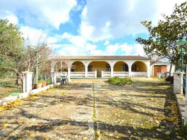 casa indipendente in vendita a Gioia del Colle