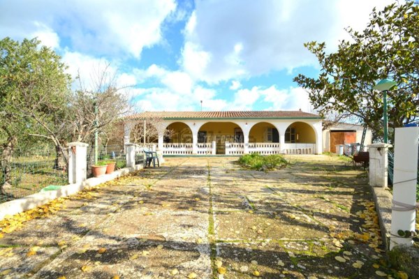 casa indipendente in vendita a Gioia del Colle