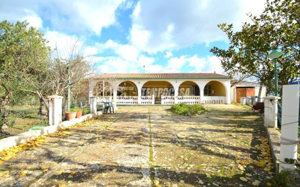 casa indipendente in vendita a Gioia del Colle