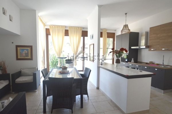 casa indipendente in vendita a Gioia del Colle