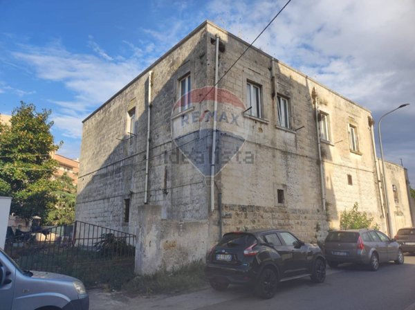 casa indipendente in vendita a Gioia del Colle