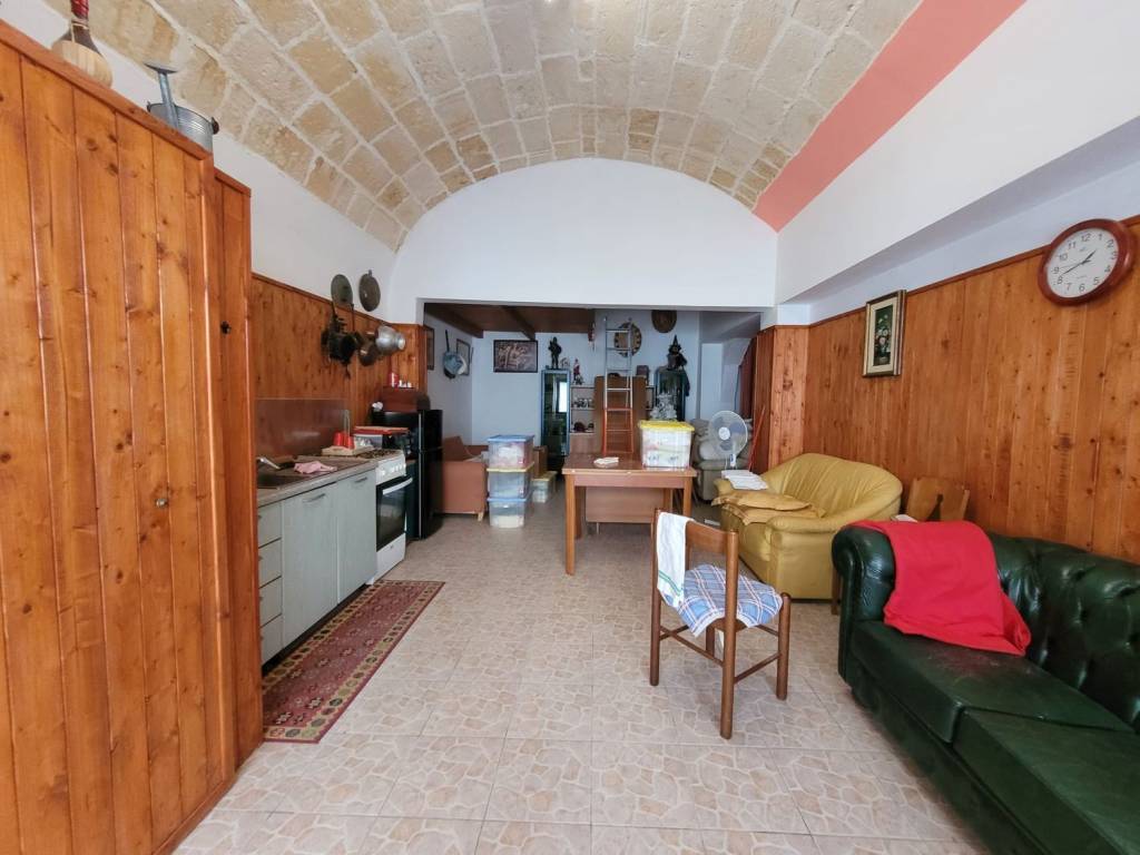 negozio in vendita a Gioia del Colle