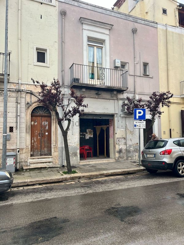locale commerciale in vendita a Gioia del Colle