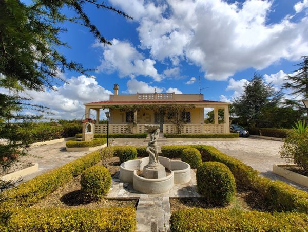 casa indipendente in vendita a Gioia del Colle