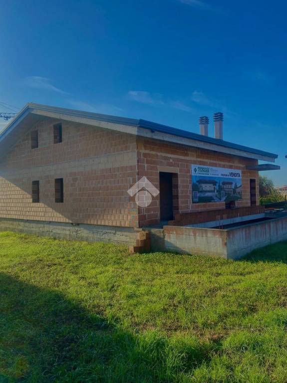 casa indipendente in vendita a Gioia del Colle