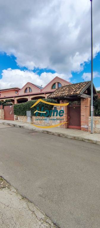 casa indipendente in vendita a Gioia del Colle