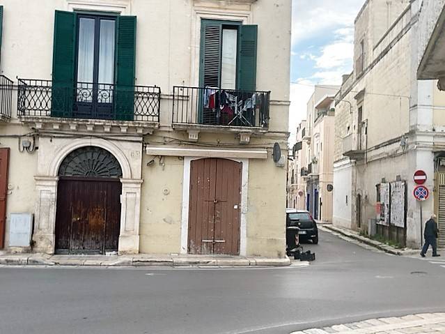 negozio in vendita a Gioia del Colle