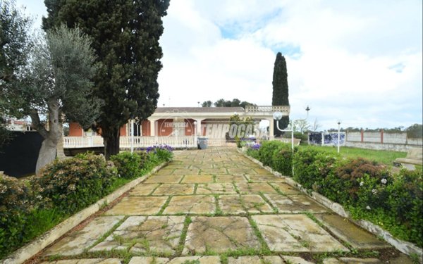 casa indipendente in vendita a Gioia del Colle