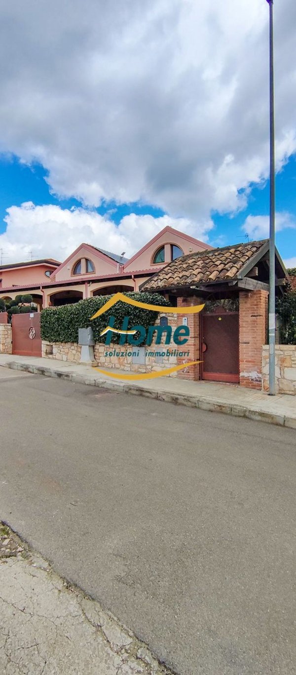 casa indipendente in vendita a Gioia del Colle