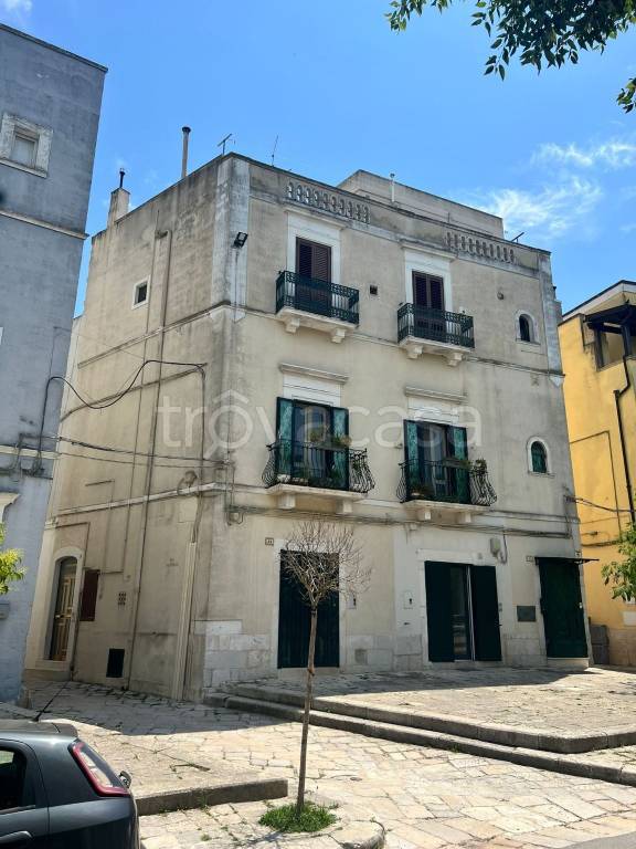casa indipendente in vendita a Gioia del Colle