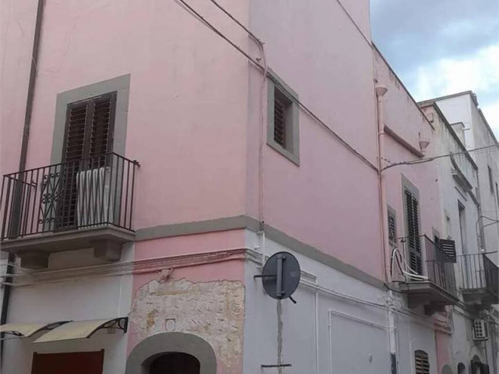 casa indipendente in vendita a Gioia del Colle
