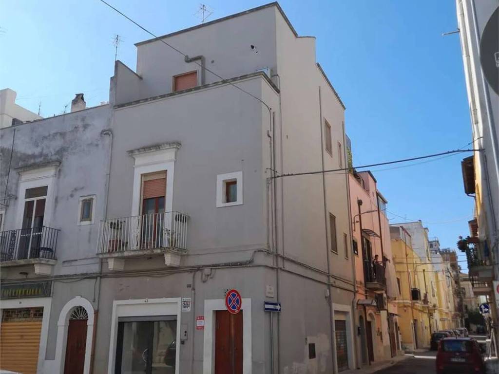 casa indipendente in vendita a Gioia del Colle