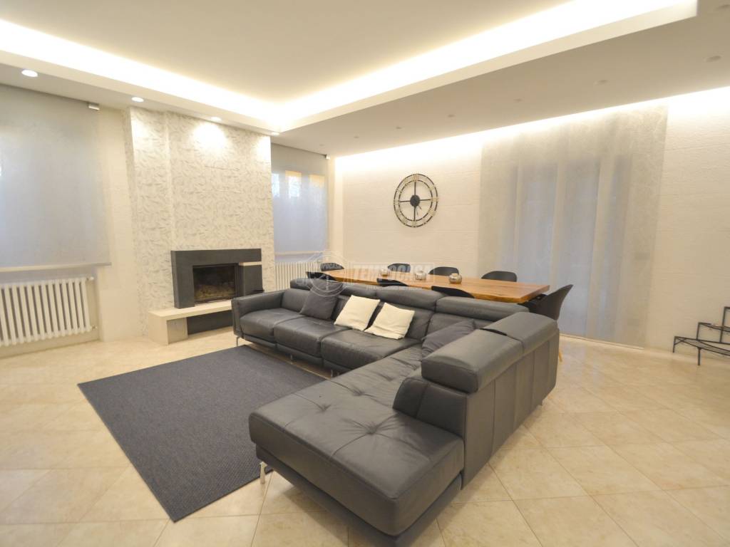 casa indipendente in vendita a Gioia del Colle