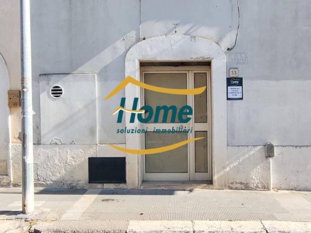 negozio in vendita a Gioia del Colle